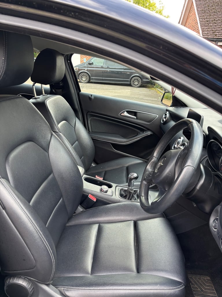 Mercedes-Benz, A CLASS, Hatchback, 2017, Manual, 1595 (cc), 5 doors