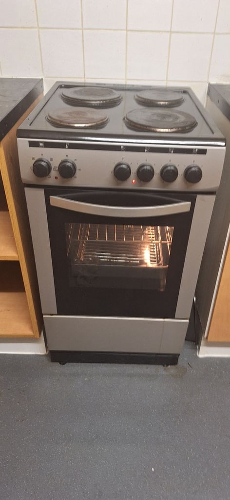 image for ELECTRIC COOKER EXCELLENT CONDITION £120 o.n.o