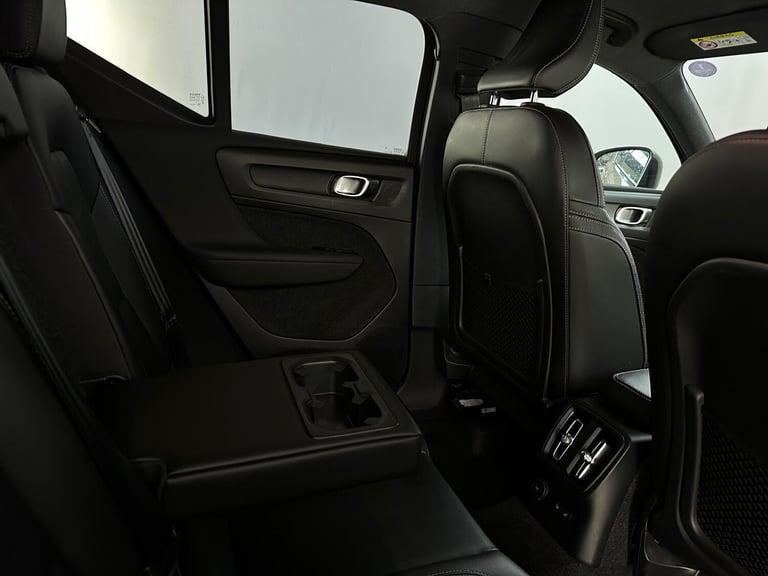  Volvo XC40 1.5h T4 Recharge 10.7kWh R-Design Auto Euro 6 (s/s) 5dr Petrol/Electric Hybrid Automatic