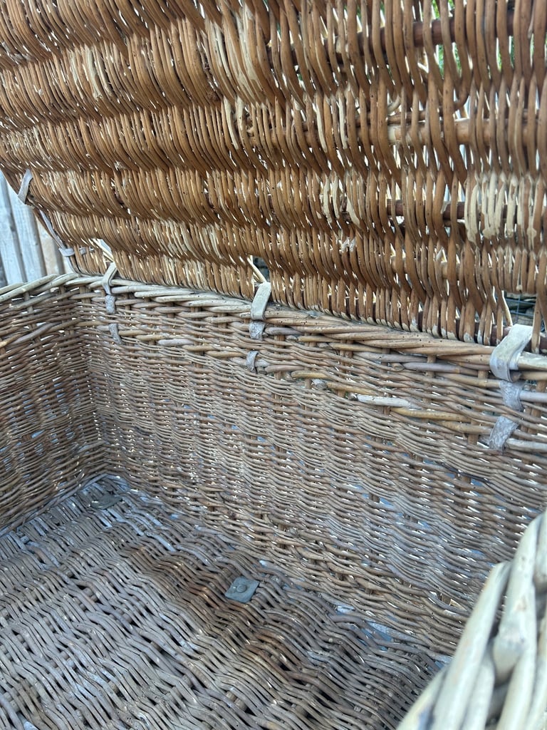 Antique wicker basket 