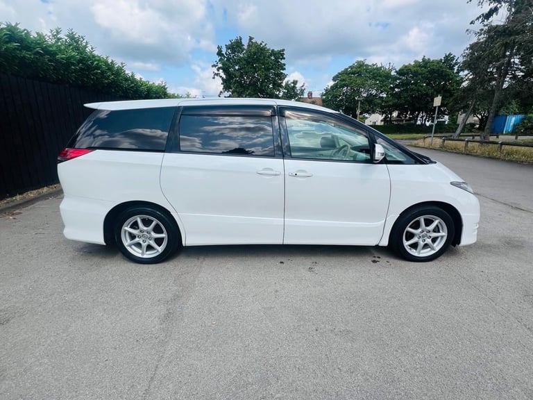 Toyota estima 2008 2.4 petrol automatic Ulez free 7 seats Screens with Bluetooth