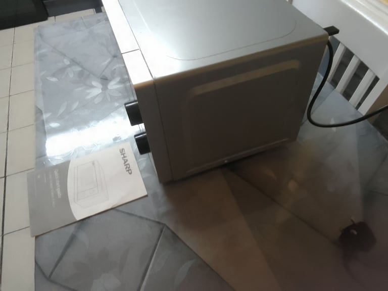 SHARP MICROWAVE 800 WATT