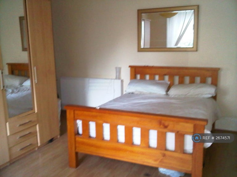 1 bedroom flat in Northfield Place, Aberdeen, AB25 (1 bed) (#2674571)