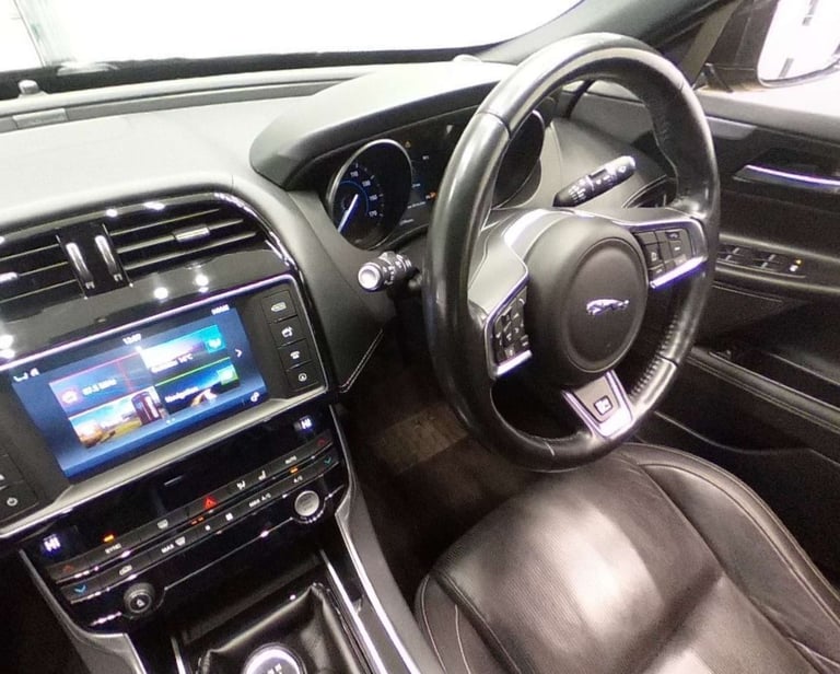 2017 Jaguar XE 2.0 XE R-Sport D 4dr Saloon Diesel Manual