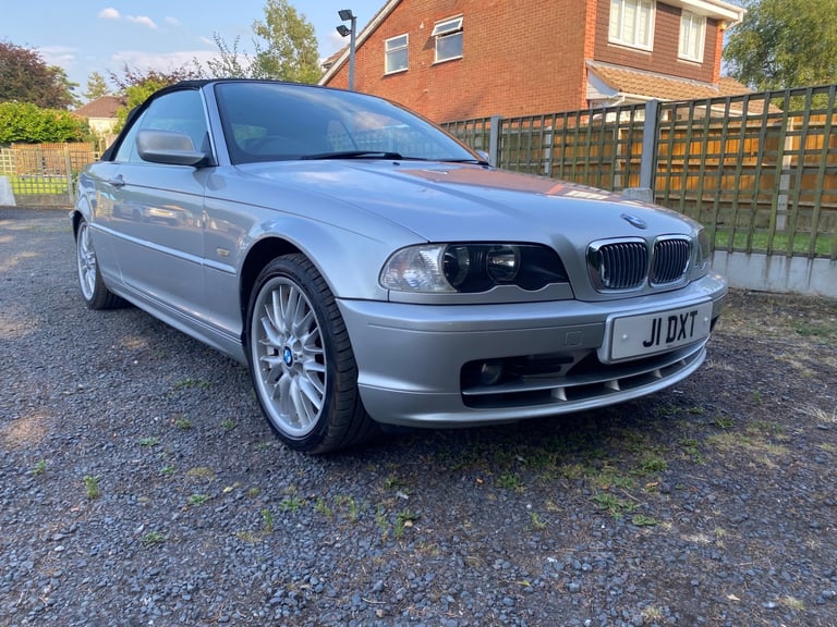 BMW 325i AUTOMATIC CONVERTIBLE 2003 (53)