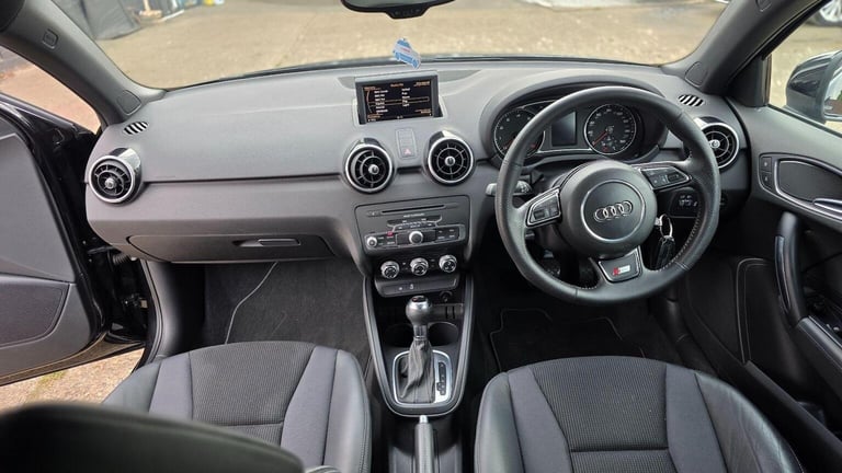 AUDI A1 1.4 TFSI S line Sportback S Tronic Euro 5 5dr 2012