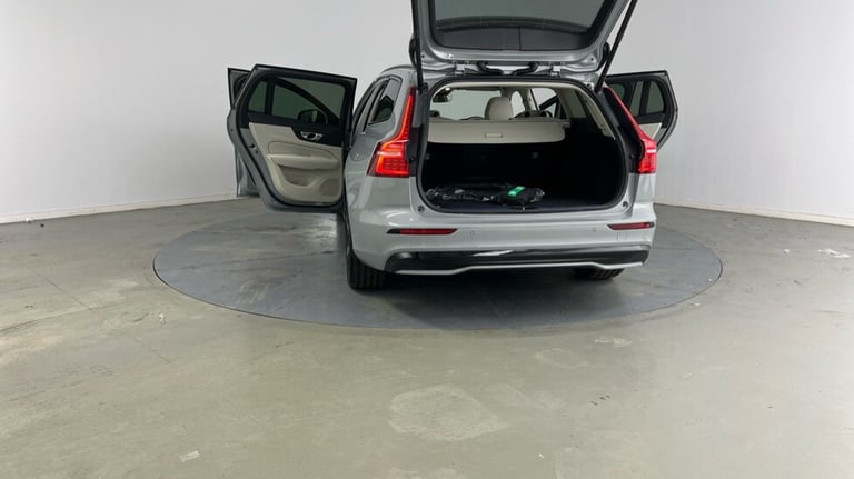 2025 Volvo V60 Plus, B4 Mild hybrid, Petrol, Dark Estate Petrol Automatic