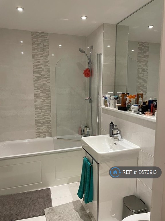 3 bedroom house in Autumn Way, West Drayton, UB7 (3 bed) (#2673913)