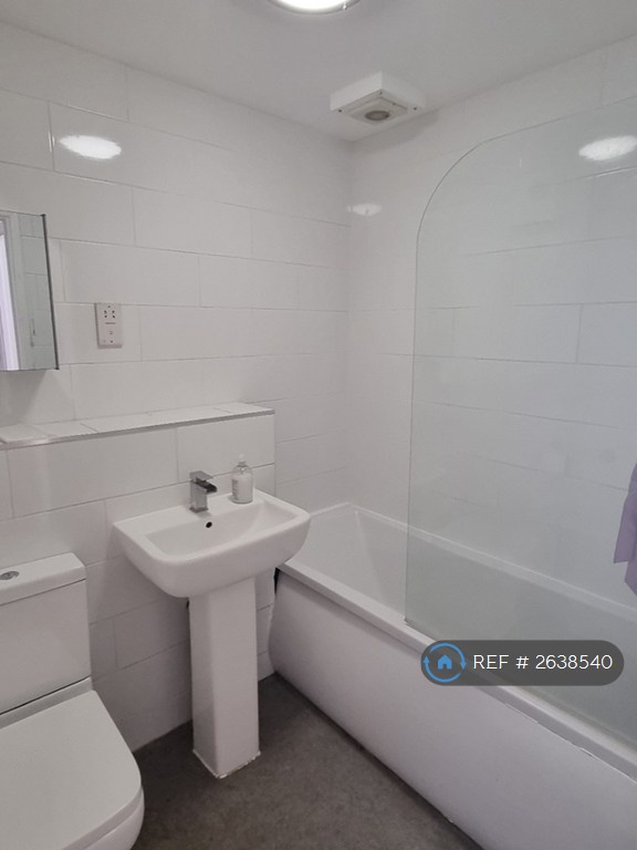 1 bedroom flat in Braziers Quay, Bishop's Stortford, CM23 (1 bed) (#2638540)