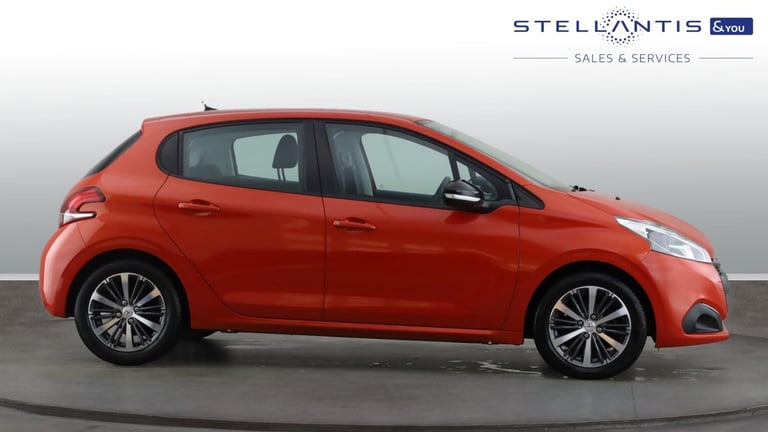 2016 Peugeot 208 1.2 PureTech XS White Hatchback 5dr Petrol Manual Euro 6 (82 ps) Hatchback Petro...