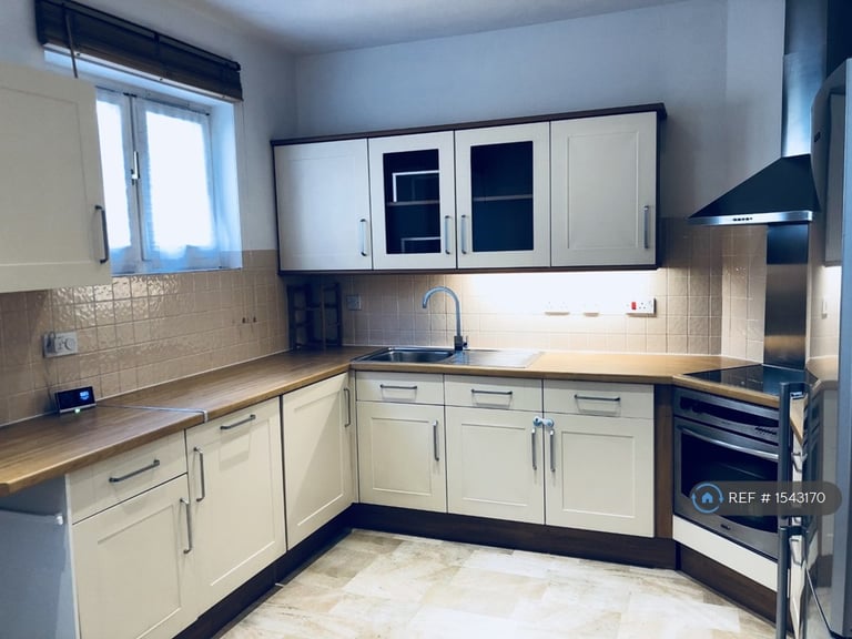 2 bedroom flat in Prospect Place, London, E1W (2 bed) (#1543170)