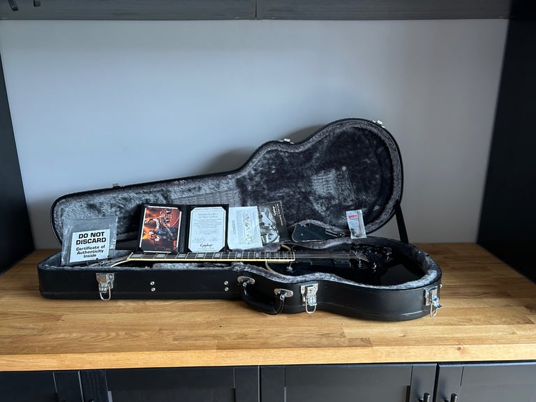 image for Epiphone les Paul custom Matt heafy signature & hard case 