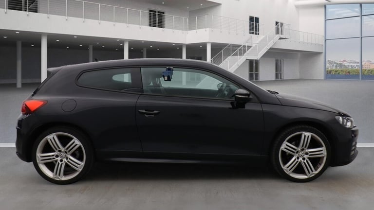 2015 Volkswagen Scirocco 2.0 TDi BMT R-Line 3dr DSG + NAV / LEATHER / DAB / 35 TAX / ULEZ COUPE D...