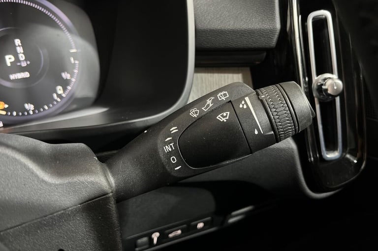 2021 71 VOLVO XC40 1.5H T4 RECHARGE 10.7KWH INSCRIPTION SUV 5DR PETROL PLUG-IN H