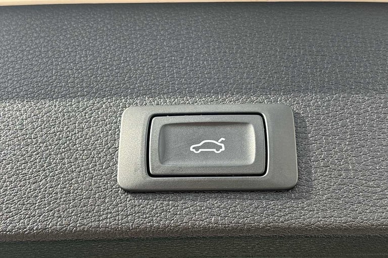 2023 Audi Q2 35 TFSI S Line 5dr SUV PETROL Manual