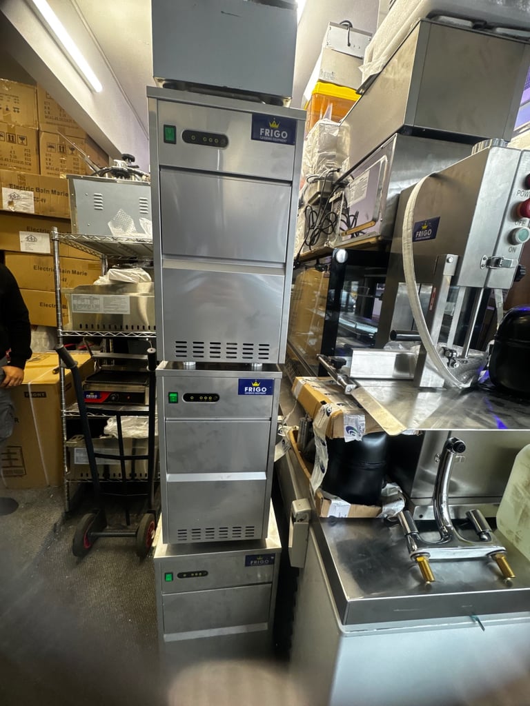 Commercial ice maker 