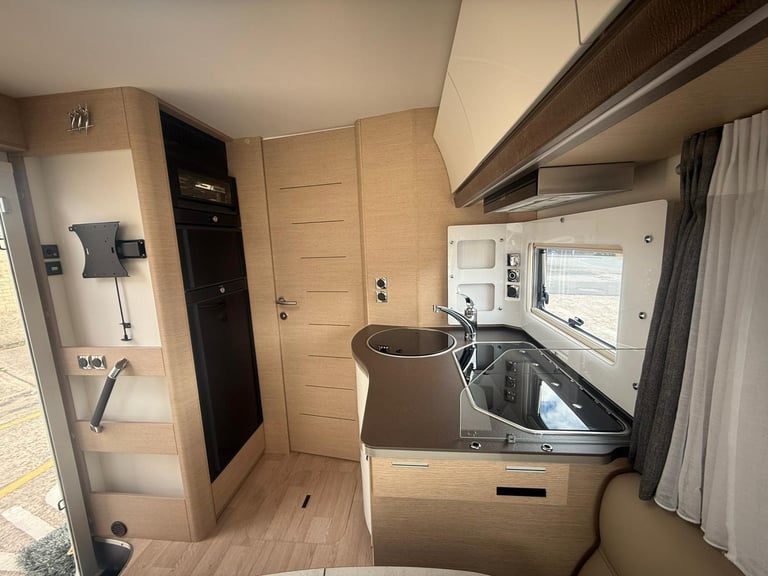 2022 Mercedes Rapido M96 AUTOMATIC 4 BERTH A CLASS MOTORHOME WITH ISLAND BED