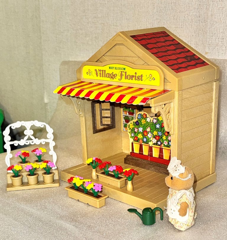 SYLVANIAN FAMILIES’ VINTAGE VILLAGE FLORIST FLOWER SHOP MAY BLOSSOM ..3180