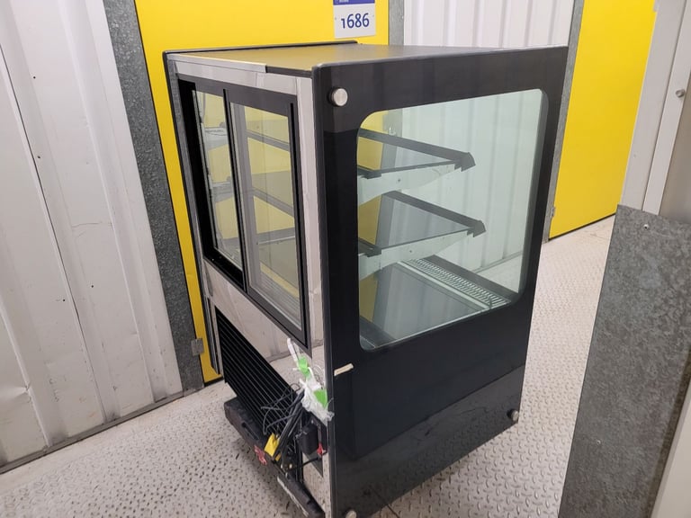 Polar 90 cm Commercial Catering Patisseries cake display fridge  Excellent condition 