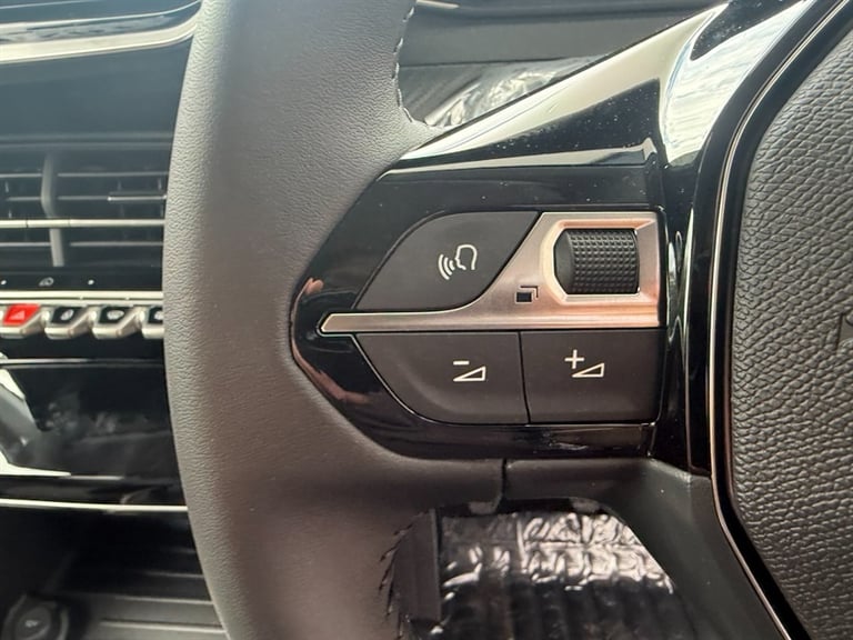 2025 Peugeot 208 1.2 PureTech Allure Hatchback 5dr Petrol Manual Euro 6 (s/s) (100 ps) Hatchback ...