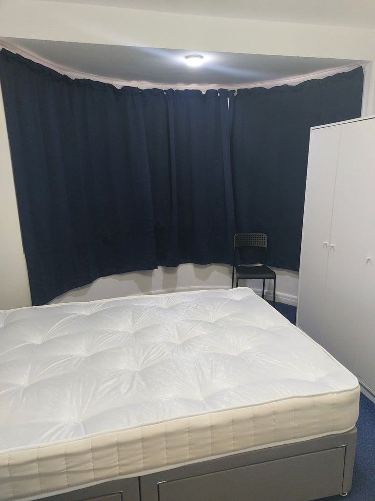 Double room to let or rent in northolt 