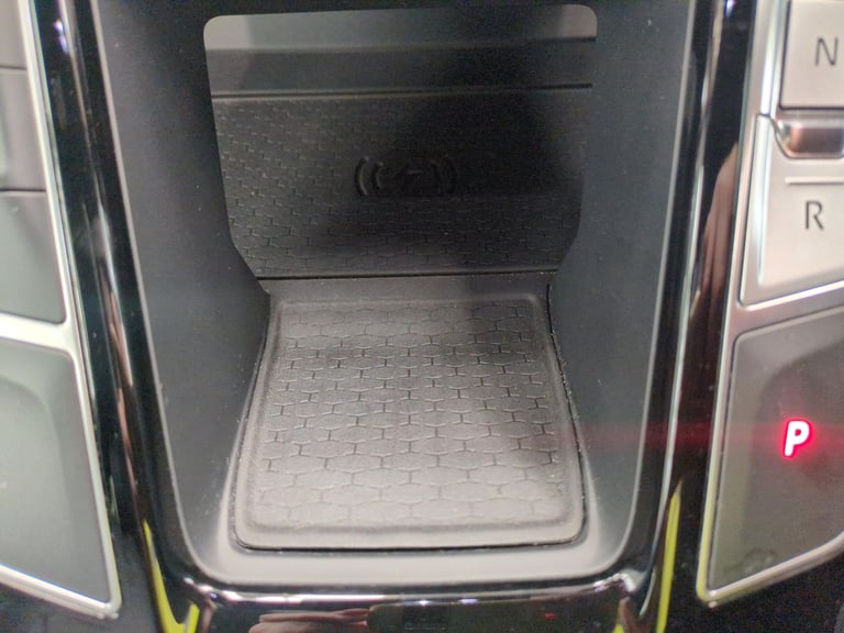 2024 Jaguar I-Pace 400 90kWh R-Dynamic HSE Black SUV 5dr Electric Auto 4WD (400 ps) - HEAT AND Su...