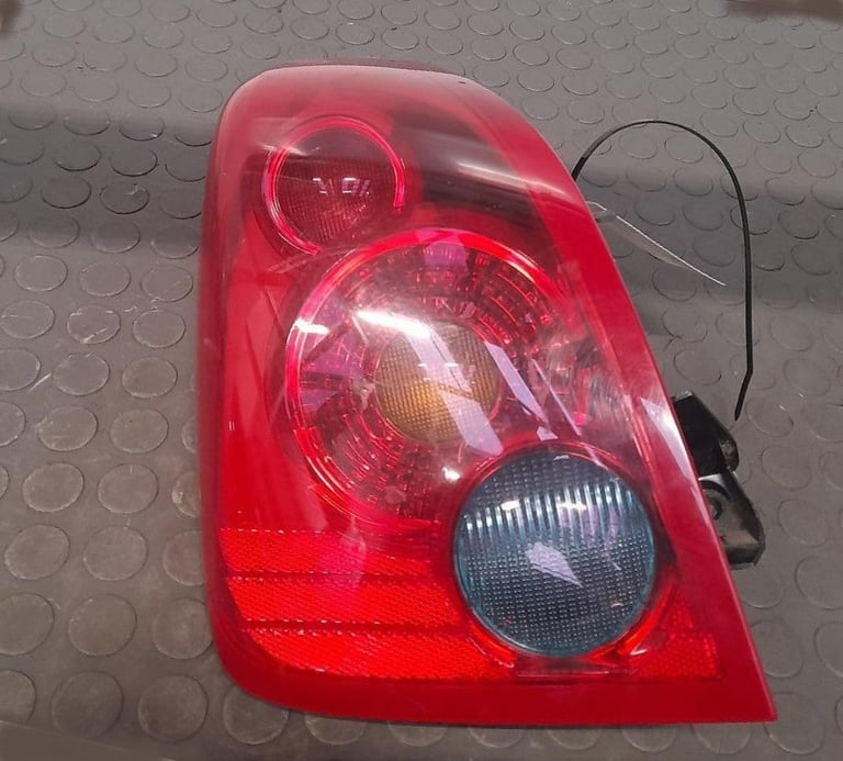 2 x NISSAN PRIMERA P12 TAIL LIGHTS 02-07 ALL MODELS PARTS SPARES
