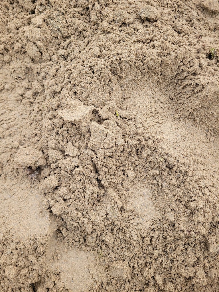 BUILDING / PLASTERING SAND IN 1 TON / TONNE BAGS