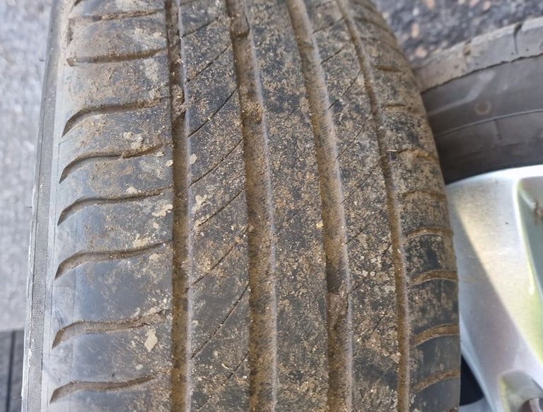 Vauxhall Astra J x4 215/55/17 Inch Alloy Wheels And Tyres 2013
