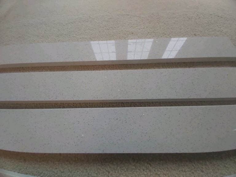 Quartz upstands