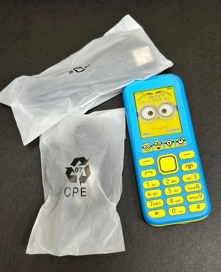 image for NEW Despicable Me Minions Mobile Phone Real Working Unlocked Dual Sim Cheap Starter Kids Childrens