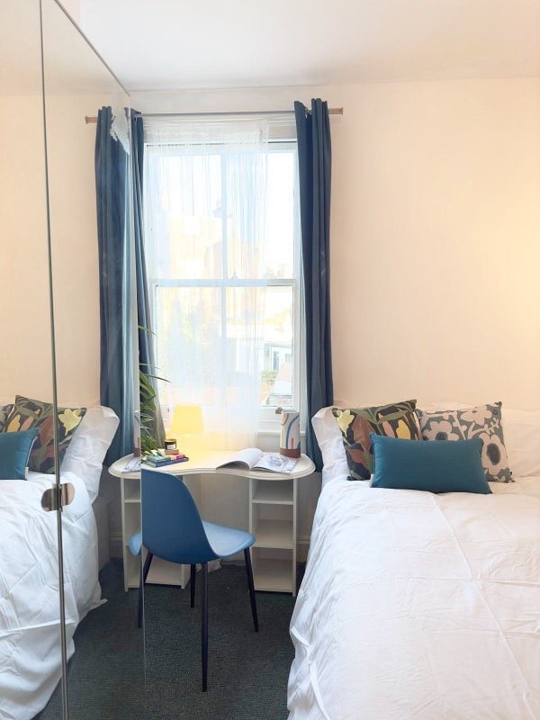 💎 Bright Double Room In Victorian House / Canada Water  💎