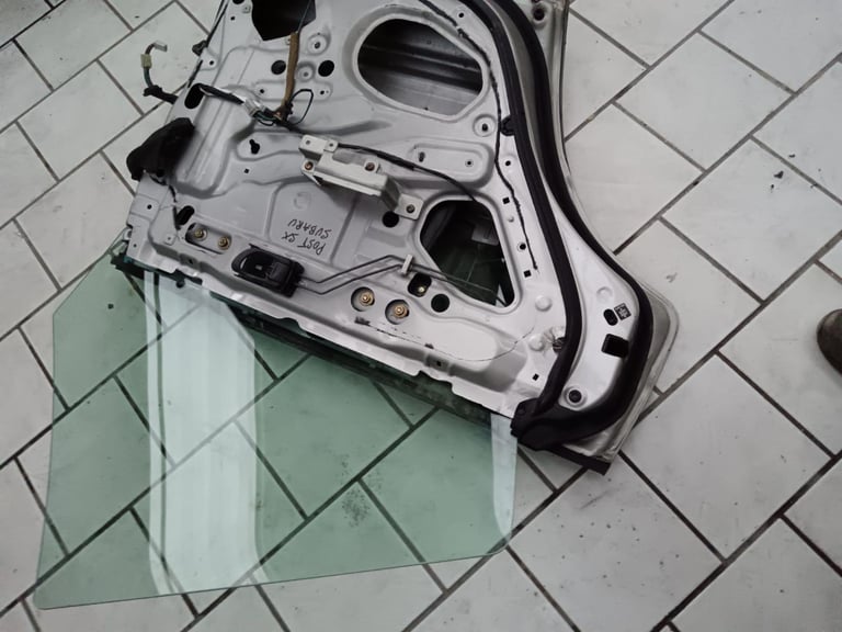 Lh rear door Subaru Forester