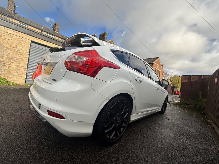 Ford, FOCUS, Hatchback, 2012, Manual, 1560 (cc), 5 doors