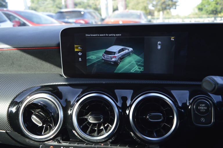 ONE OWNER,SAT NAV,AUTO,PETROL,FULL SERVICE HISTORY