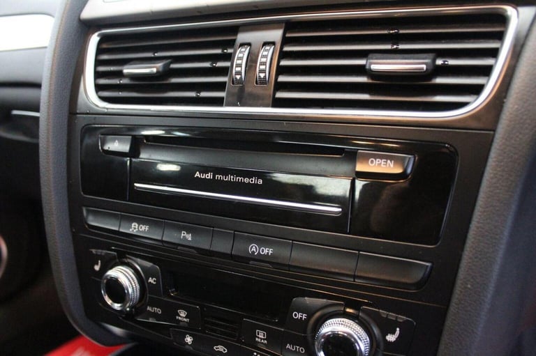 AUDI A4 2.0 TDI SE Technik quattro Euro 5 (s/s) 4dr 2013