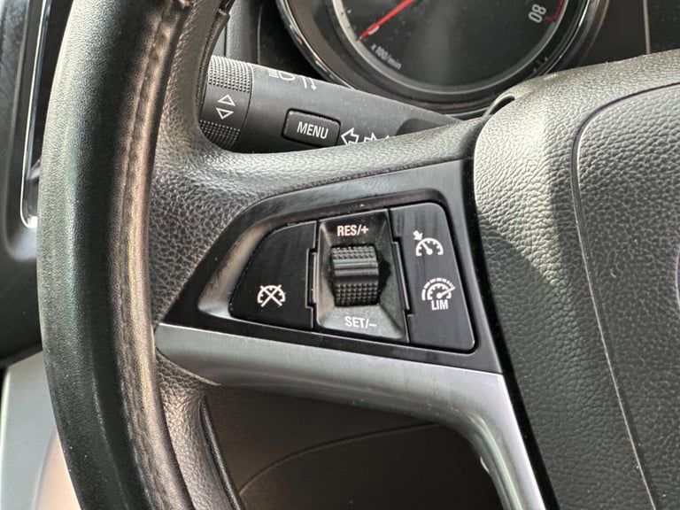 2013 Vauxhall Zafira Tourer 1.8 16V Exclusiv Euro 5 5dr Petrol