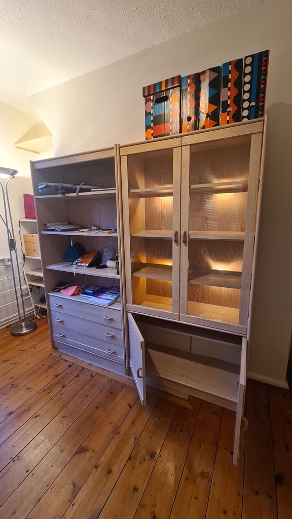 Display cabinet with 6 lights/2 glass doors. Collect London SW6 1UP