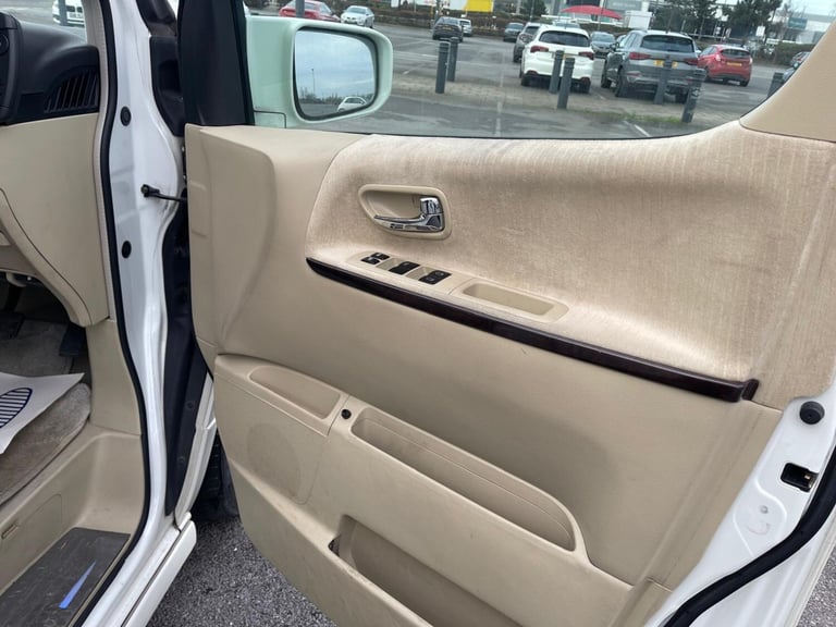 2006 NISSAN ELGRAND E51 AUTO