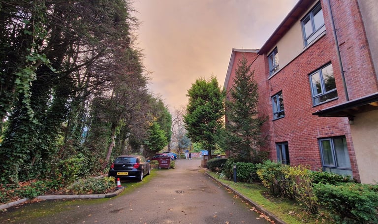 Beautiful Fully Furnished 1-Bed Ground Floor Apartment – Rusholme, Victoria Park