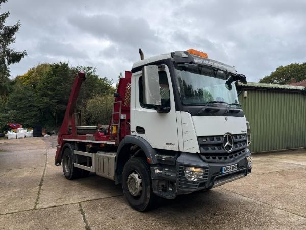 Mercedes 1824 Arocs Hyvalift Skip Loader Extendable Arms