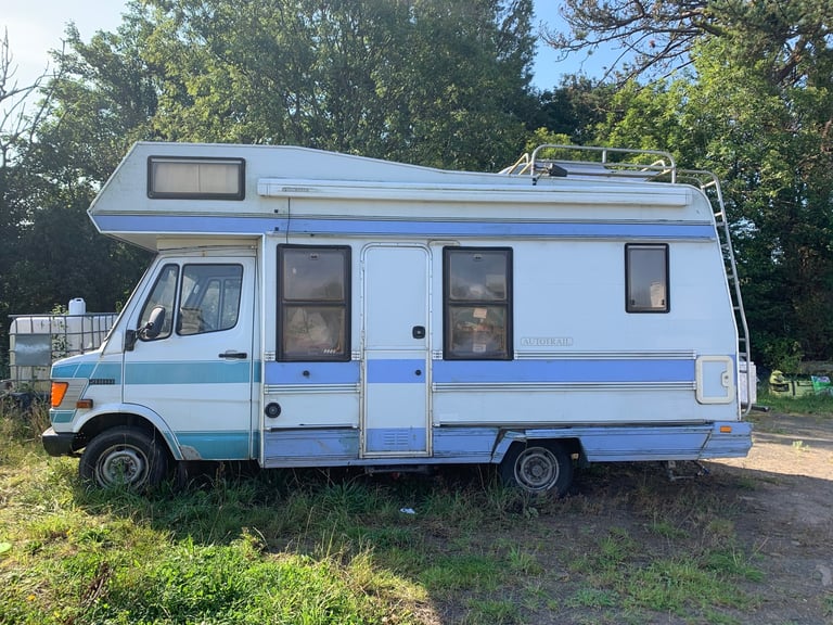 Mercedes-Benz, 1992, 2299 (cc)