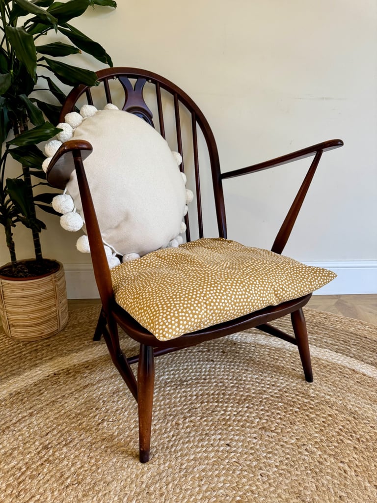 Ercol mid century vintage 307 Fleur De Lis tub armchair 