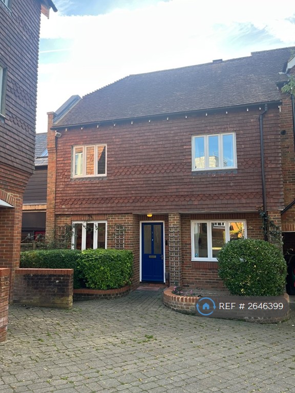 2 bedroom house in St. Martins Mews, Dorking, RH4 (2 bed) (#2646399)