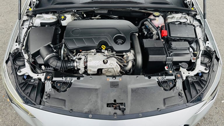 2017 Vauxhall Insignia SRI NAV 5-Door Diesel