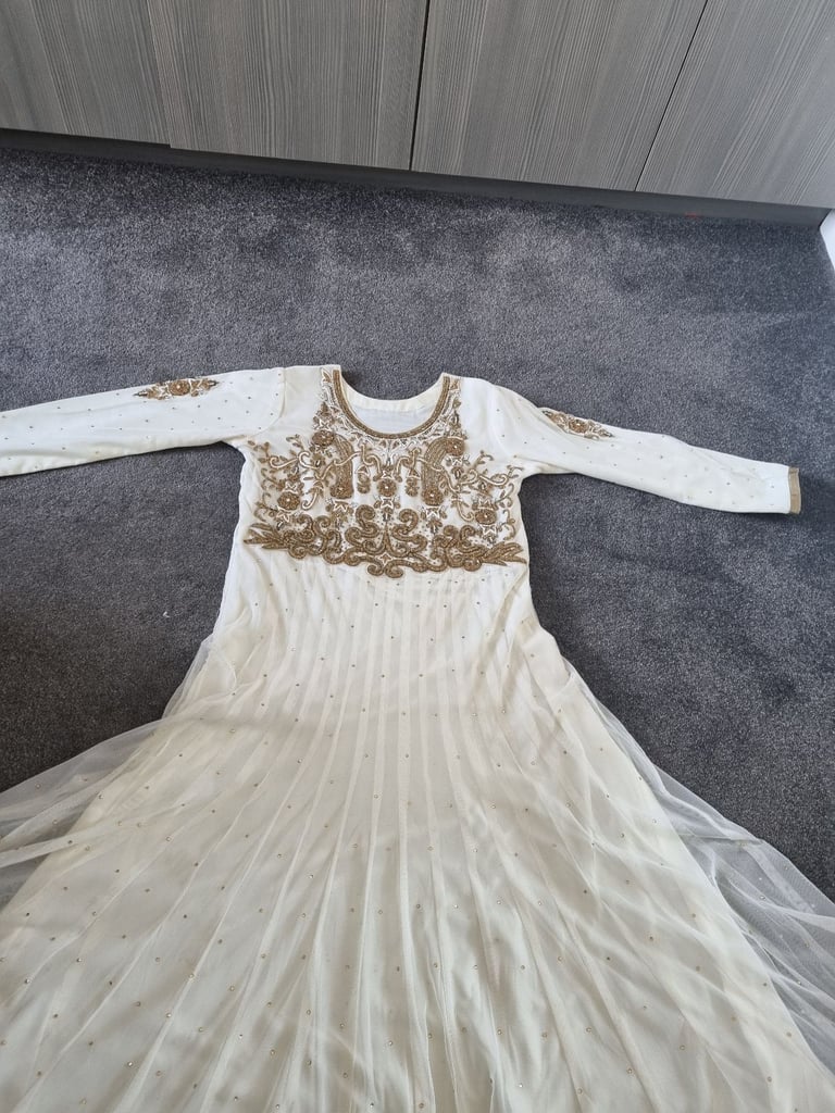 Pakistani Indian Party Dress Excellent Condition Cream With Gold Dimonds