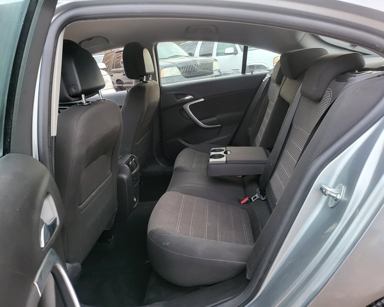 2011 VAUXHALL INSIGNIA 2.0 CDTI SRI NAV (160) 5 DOOR DIESEL MANUAL SILVER
