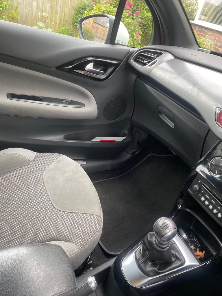 Citroen, DS3, Hatchback, 2014, Manual, 1598 (cc), 3 doors