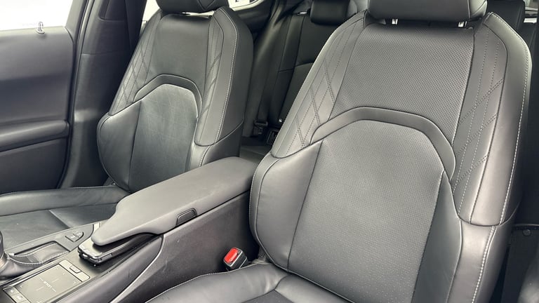 2019 Lexus UX 2.0 250h Takumi SUV 5dr Petrol Hybrid E-CVT E-FOUR Euro 6 (s/s) (184 ps) SUV Petrol...