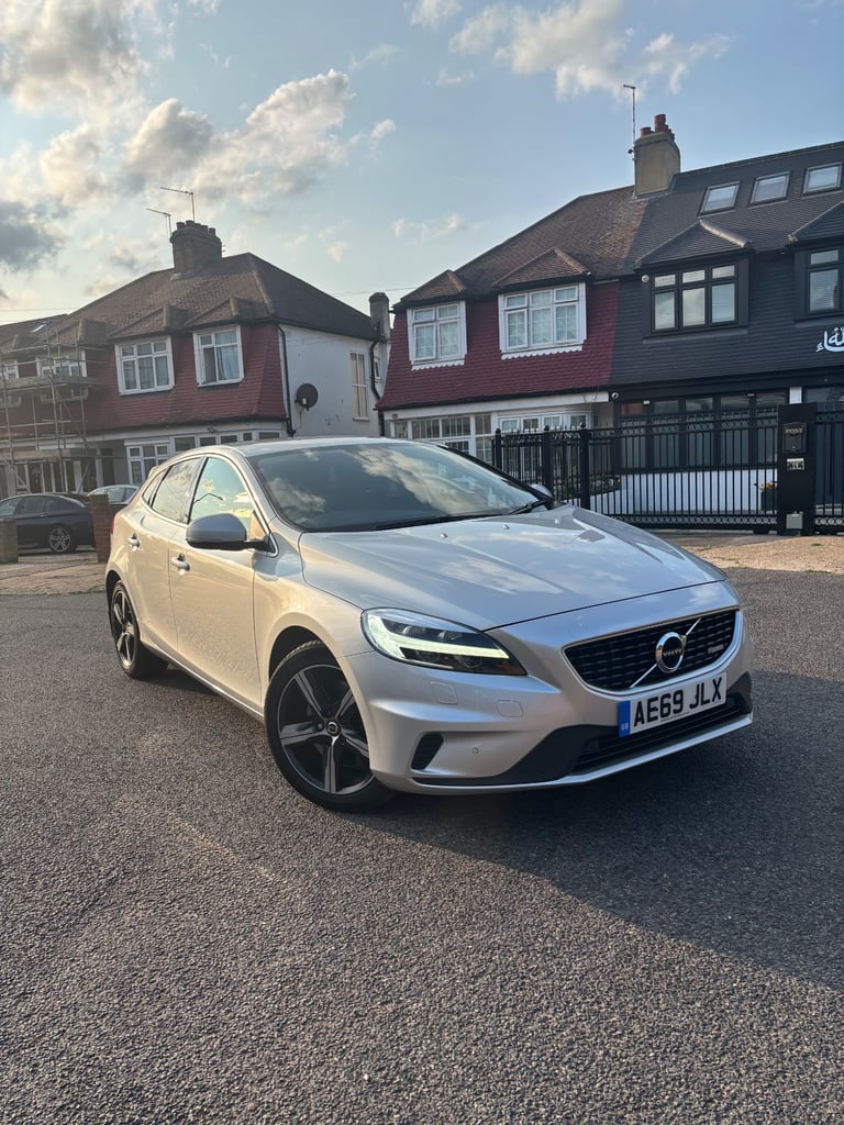 Volvo, V40, Hatchback, 2019, Semi-Auto, 1498 (cc), 5 doors